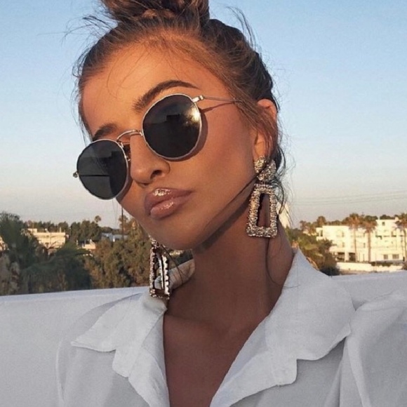 3/$30 Trendy Zara Style Gold Statement Earrings - Picture 3 of 7